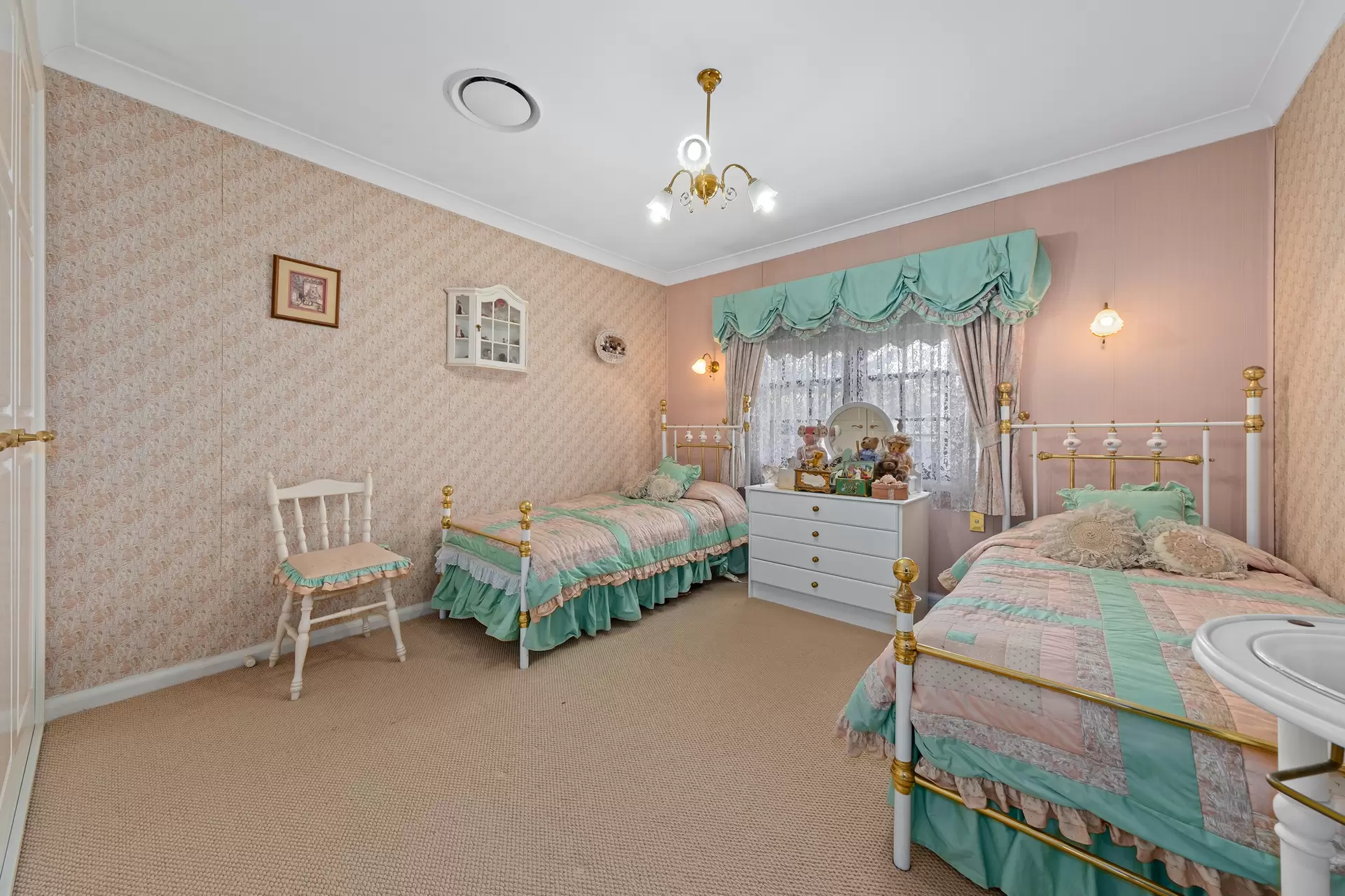 33 Partridge Avenue, Castle Hill Sold by Cutcliffe Properties - image 1