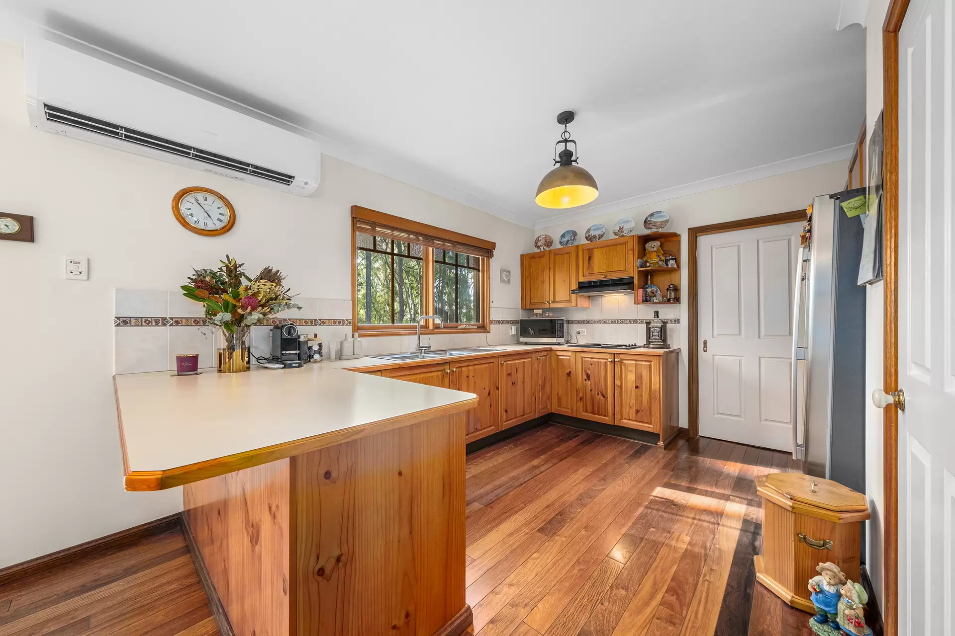 654 Old Pitt Town Road, Oakville Sold by Cutcliffe Properties - image 1