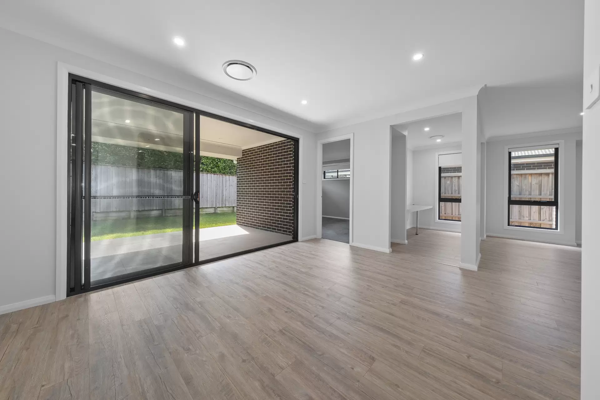 24 Bloomsdale Circuit, Gables Leased by Cutcliffe Properties - image 1