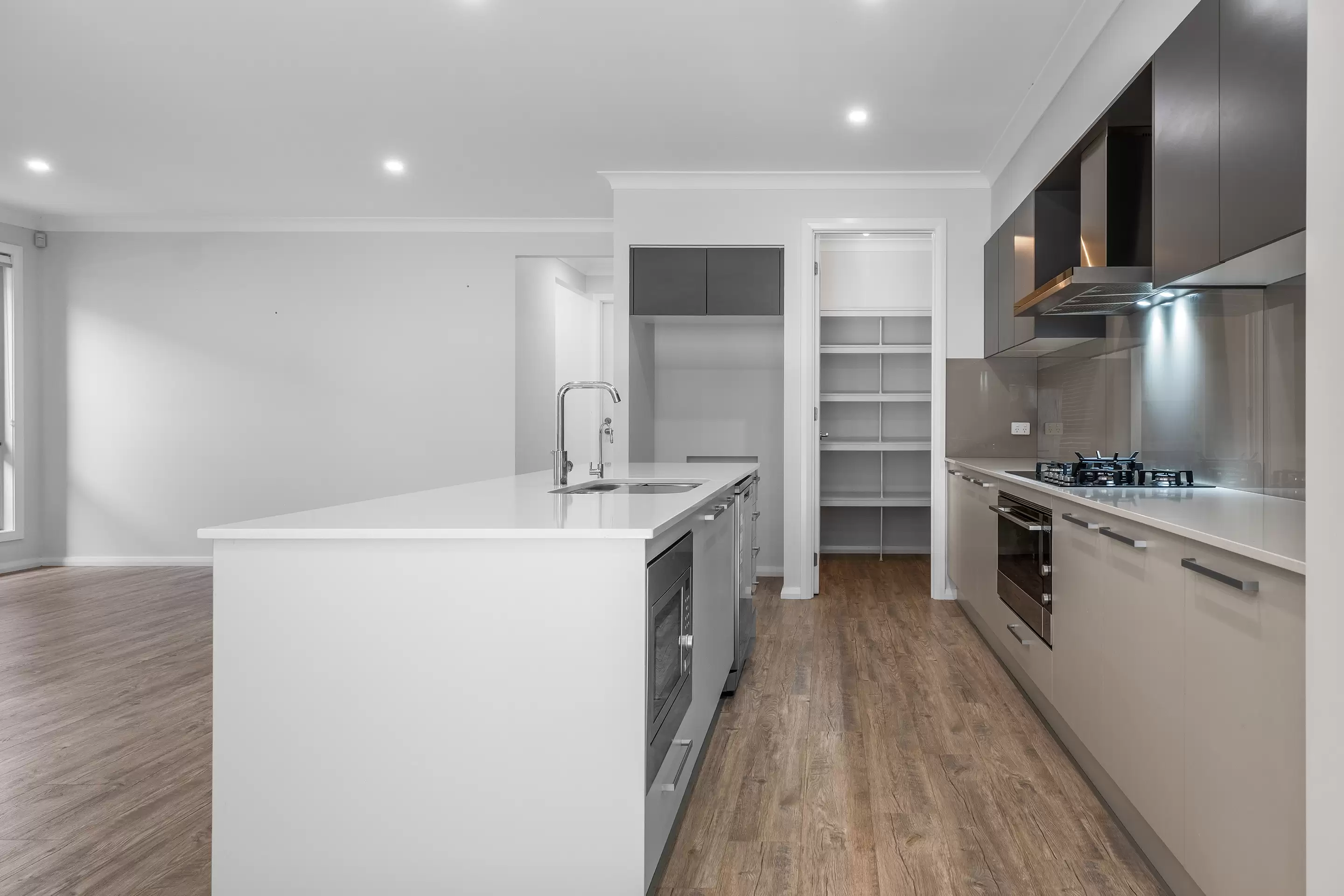 24 Bloomsdale Circuit, Gables Leased by Cutcliffe Properties - image 2