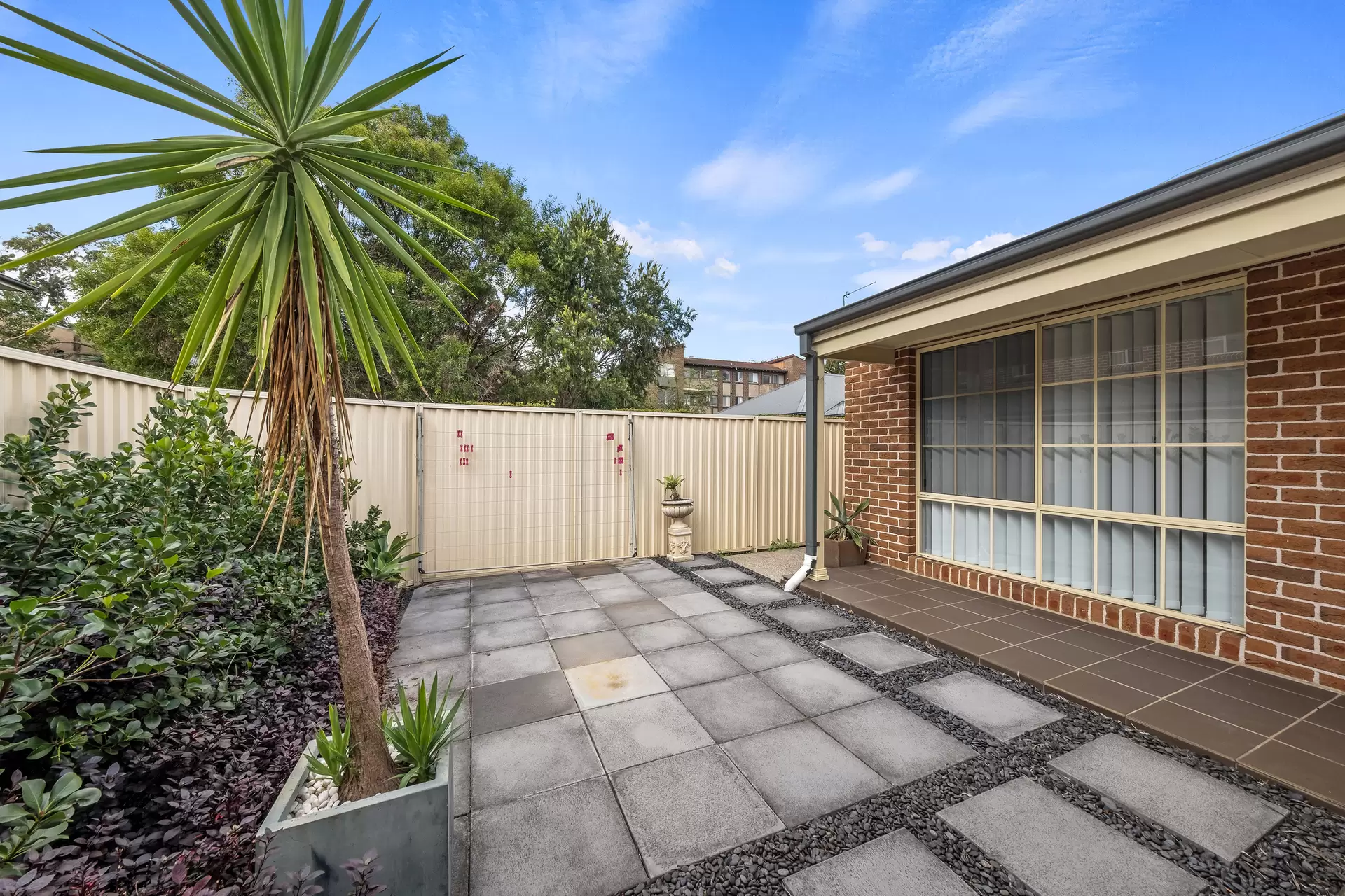 8/153 March Street, Richmond Leased by Cutcliffe Properties - image 1