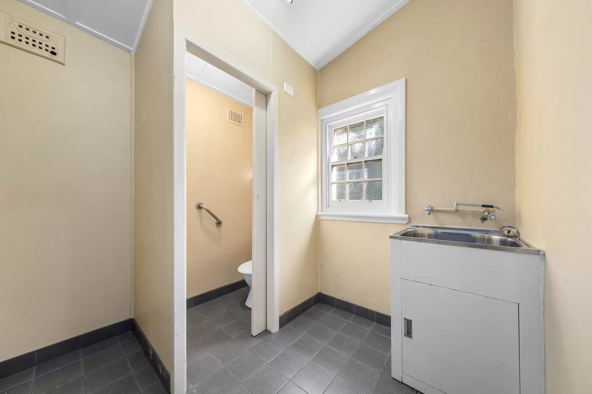 102 Francis Street, Richmond Sold by Cutcliffe Properties - image 1
