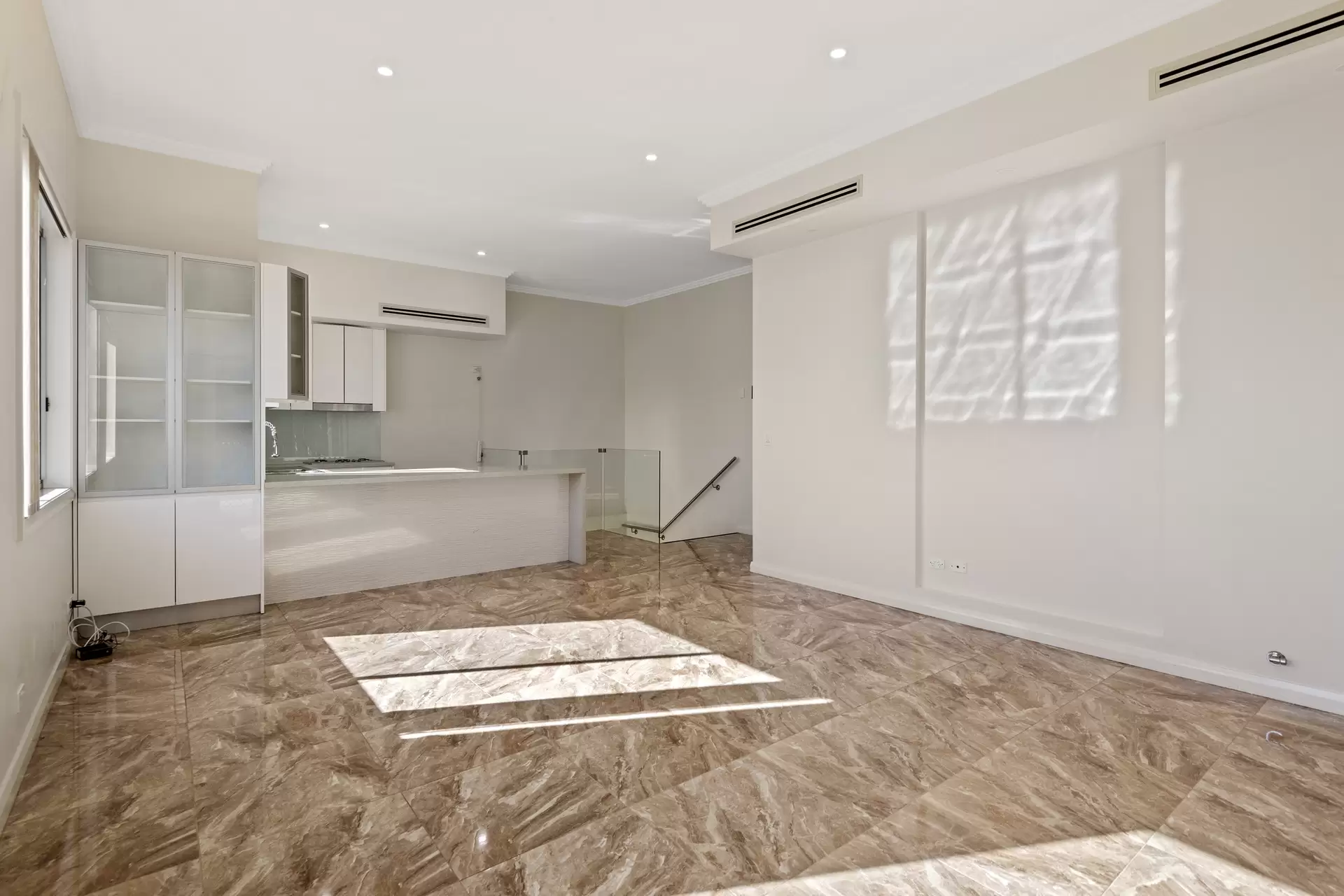 3/7a Garthowen Crescent, Castle Hill For Lease by Cutcliffe Properties - image 1