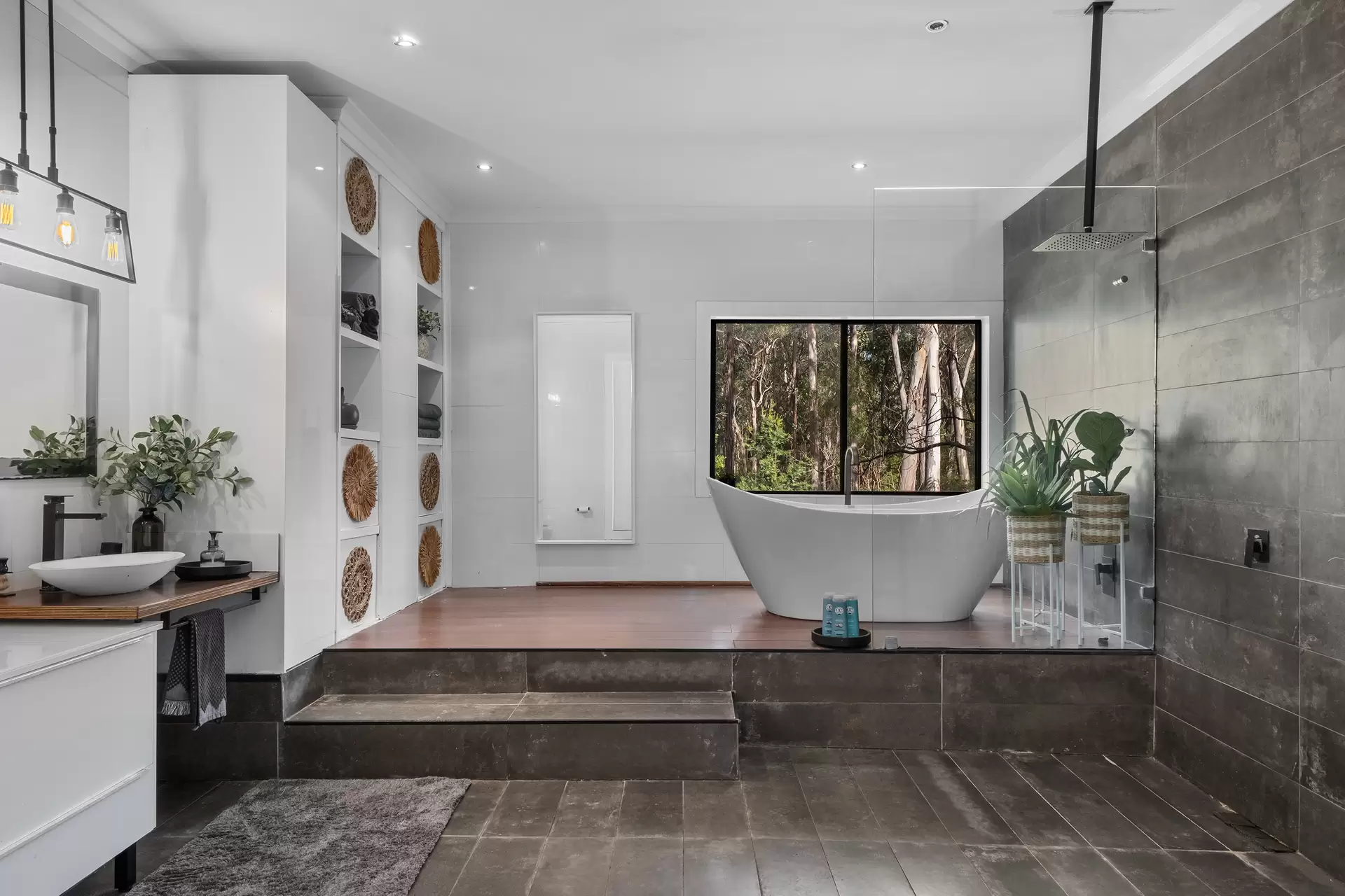 585 East Kurrajong Road, East Kurrajong Sold by Cutcliffe Properties - image 1