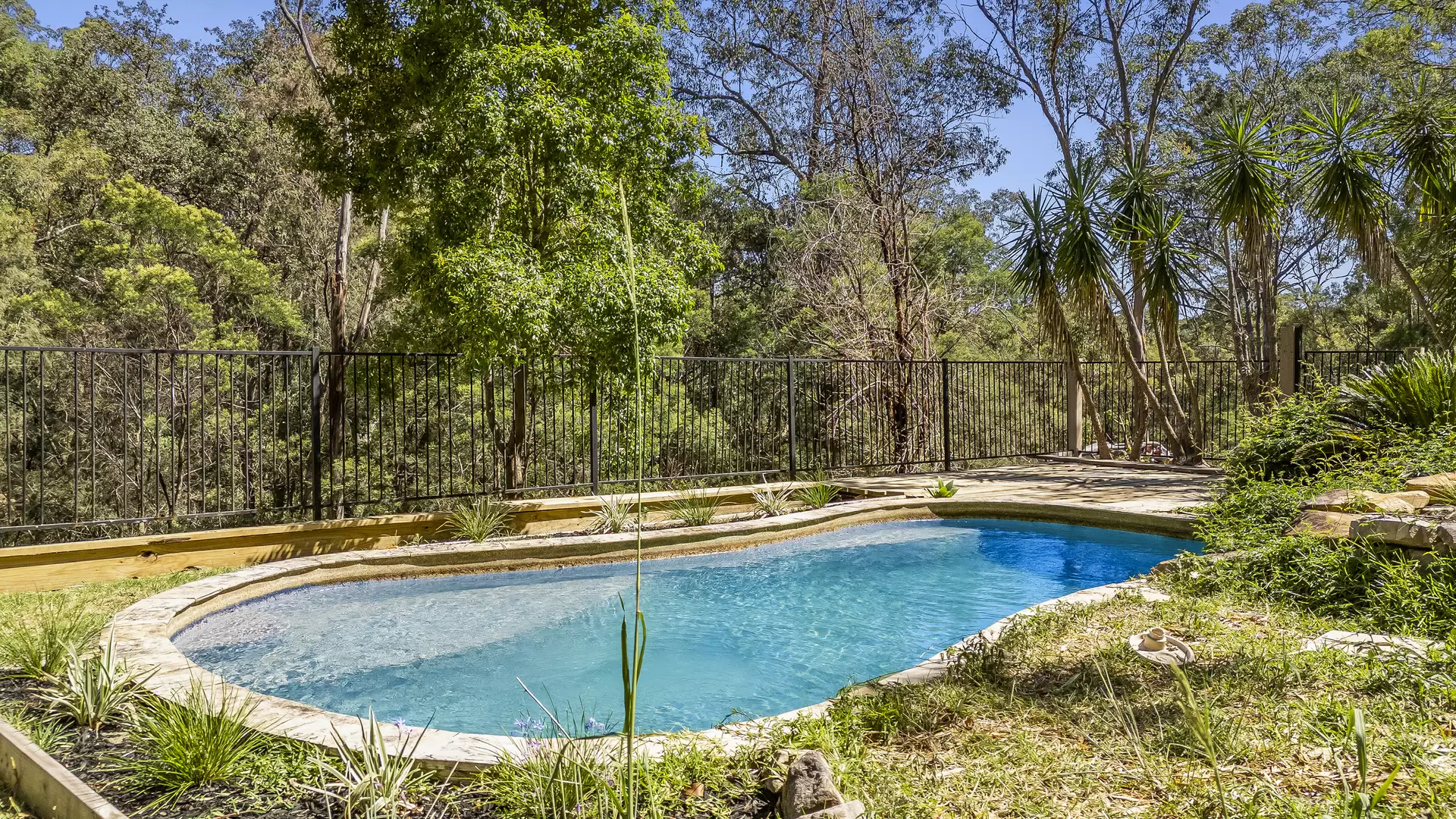 585 East Kurrajong Road, East Kurrajong Sold by Cutcliffe Properties - image 1