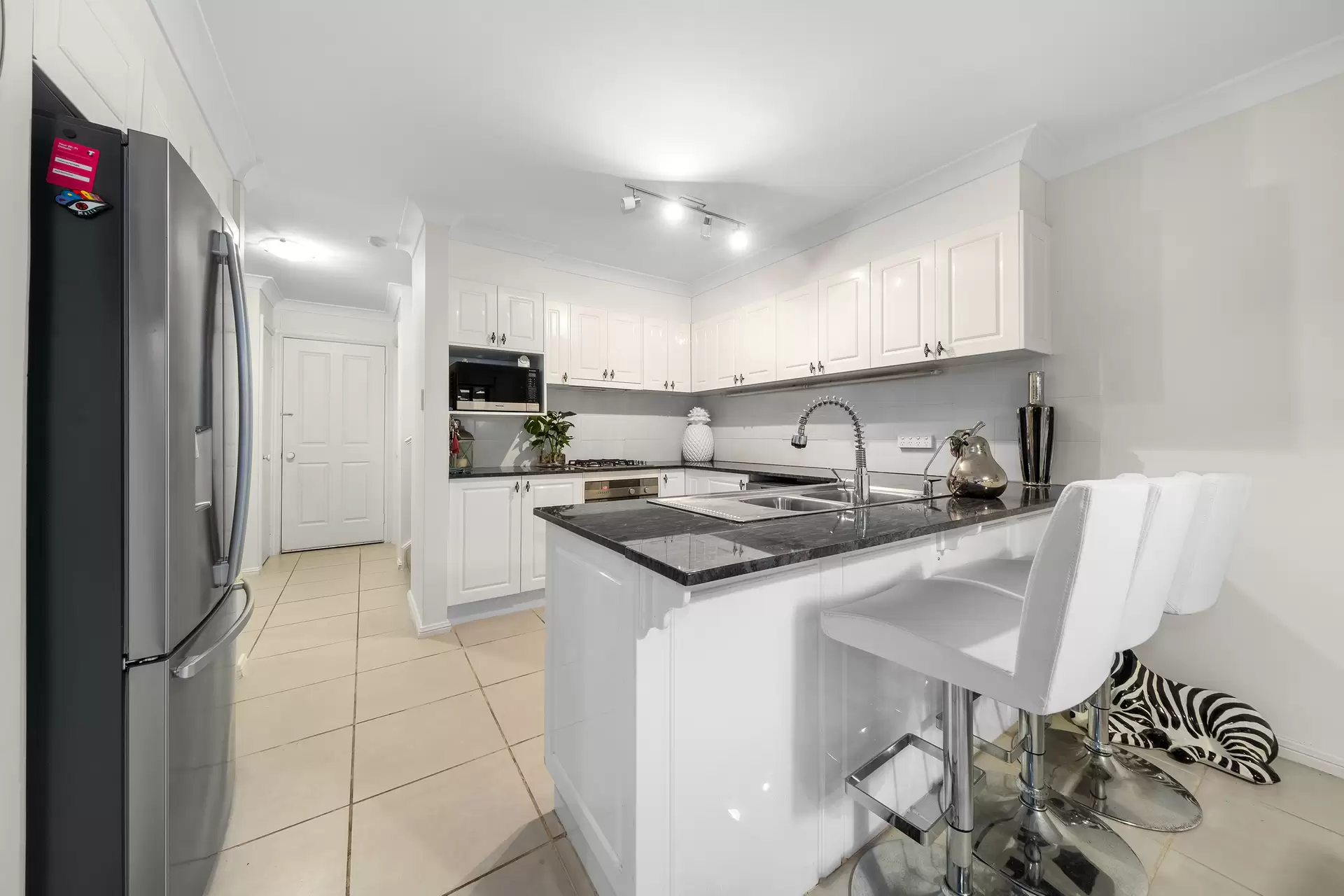8/546 Old Northern Road, Dural Sold by Cutcliffe Properties - image 1