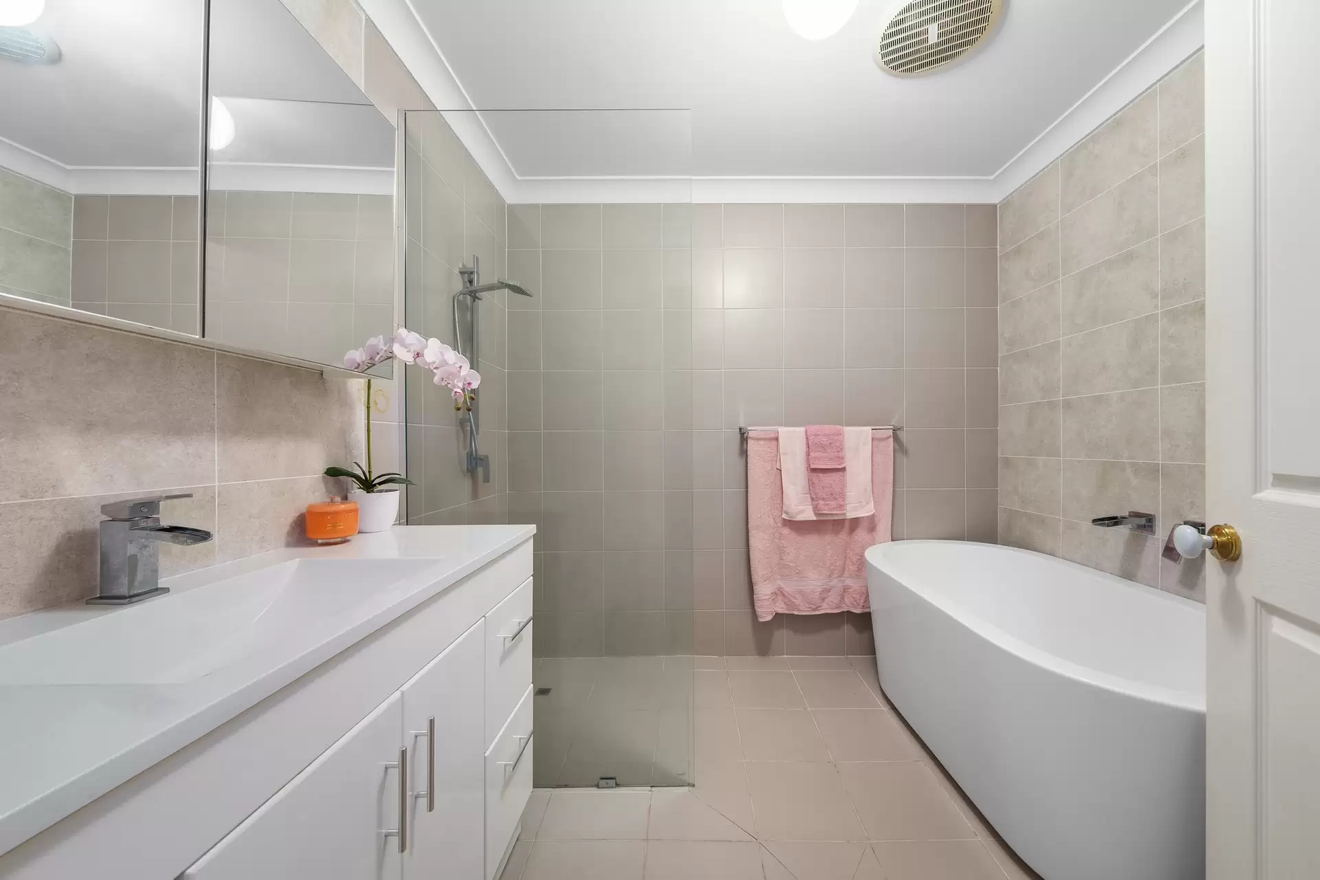 8/546 Old Northern Road, Dural Sold by Cutcliffe Properties - image 1