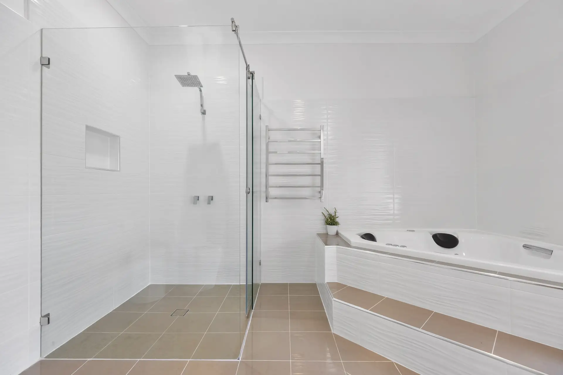 35 Serpentine Lane, Bowen Mountain Sold by Cutcliffe Properties - image 1