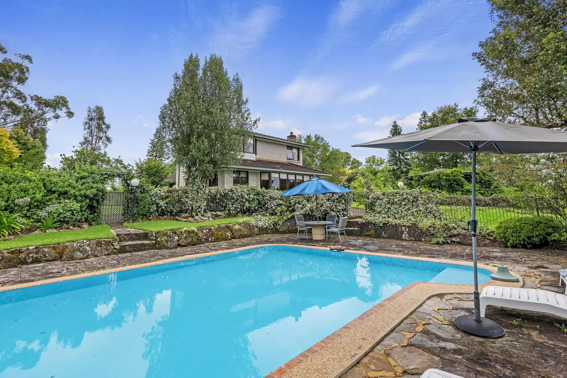 334 East Kurrajong Road, East Kurrajong Sold by Cutcliffe Properties - image 1