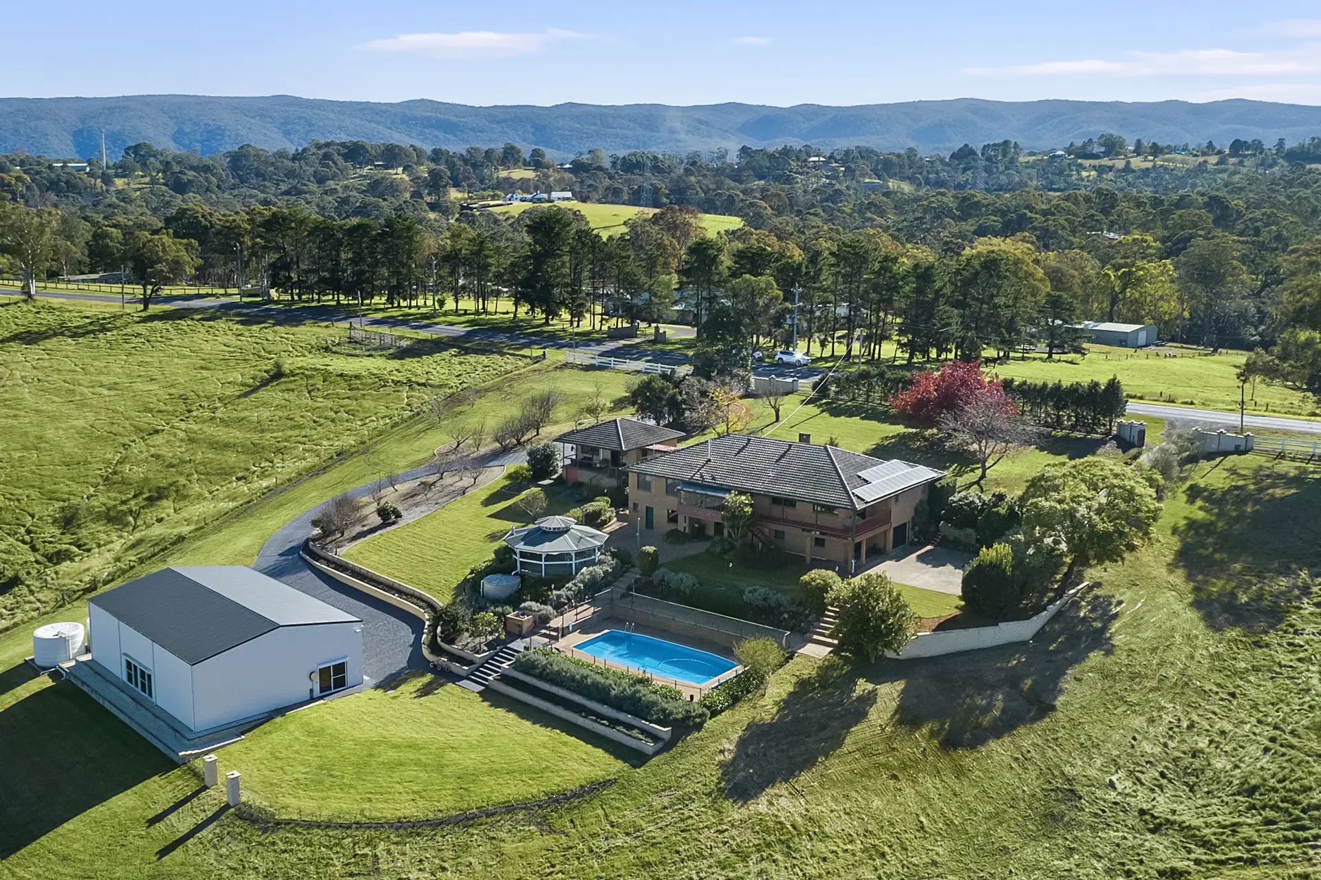 166 East Kurrajong Road, East Kurrajong Sold by Cutcliffe Properties - image 1