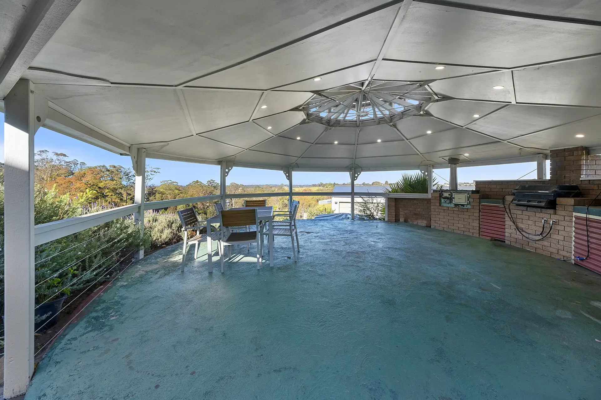 166 East Kurrajong Road, East Kurrajong Sold by Cutcliffe Properties - image 1