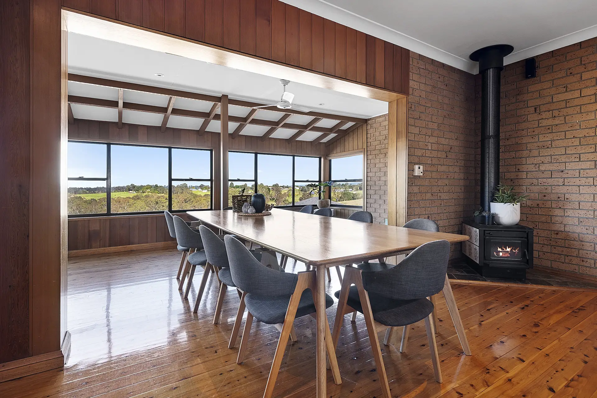 166 East Kurrajong Road, East Kurrajong Sold by Cutcliffe Properties - image 1