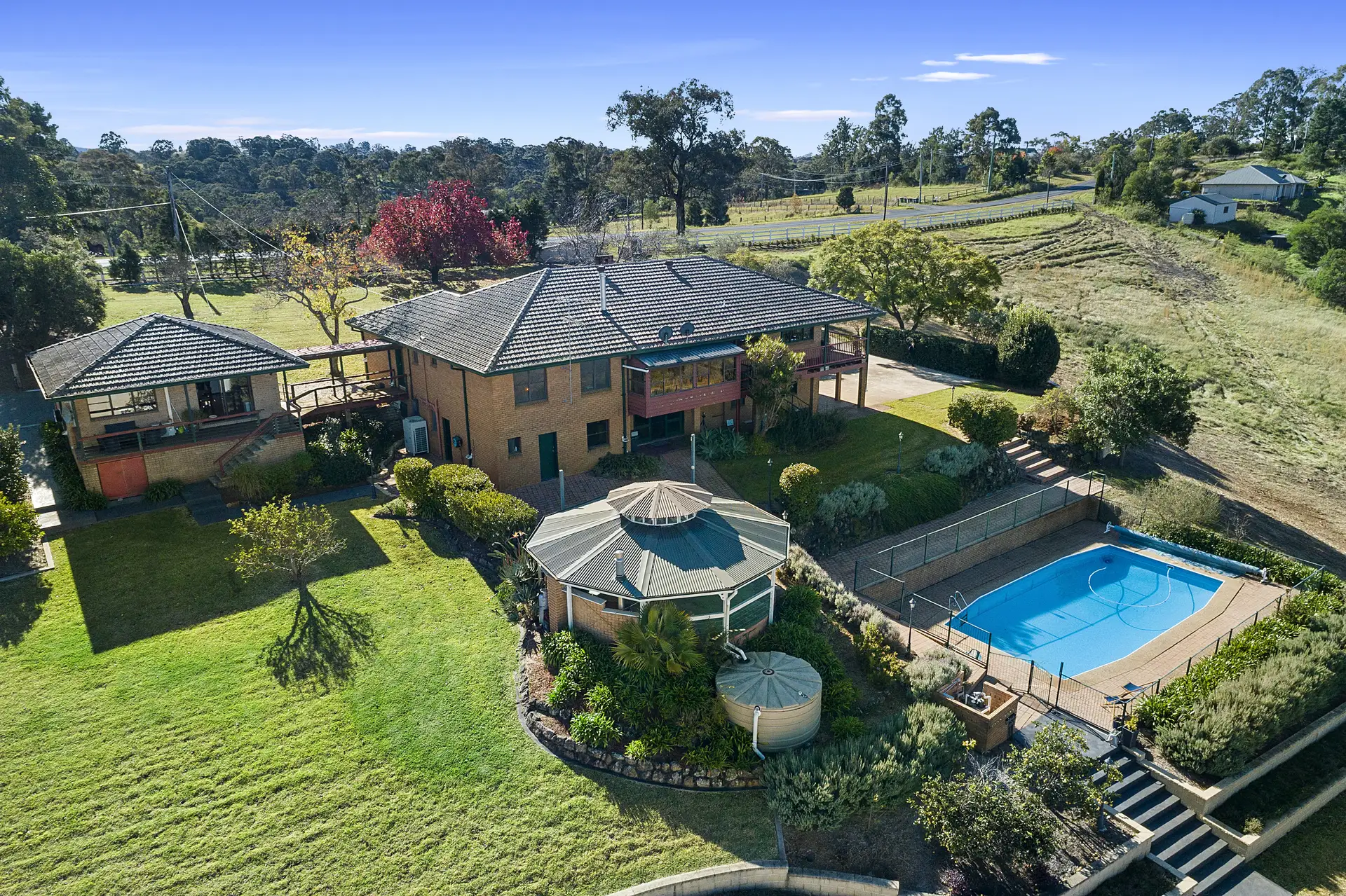166 East Kurrajong Road, East Kurrajong Sold by Cutcliffe Properties - image 1