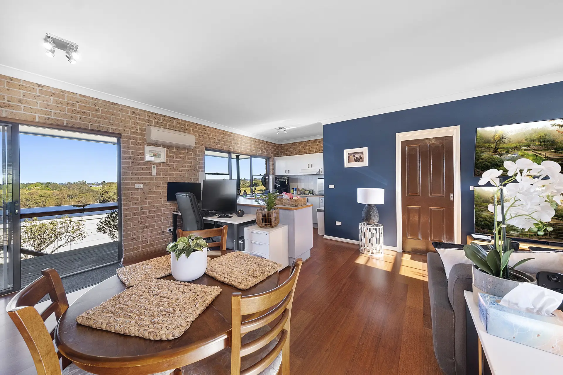 166 East Kurrajong Road, East Kurrajong Sold by Cutcliffe Properties - image 1