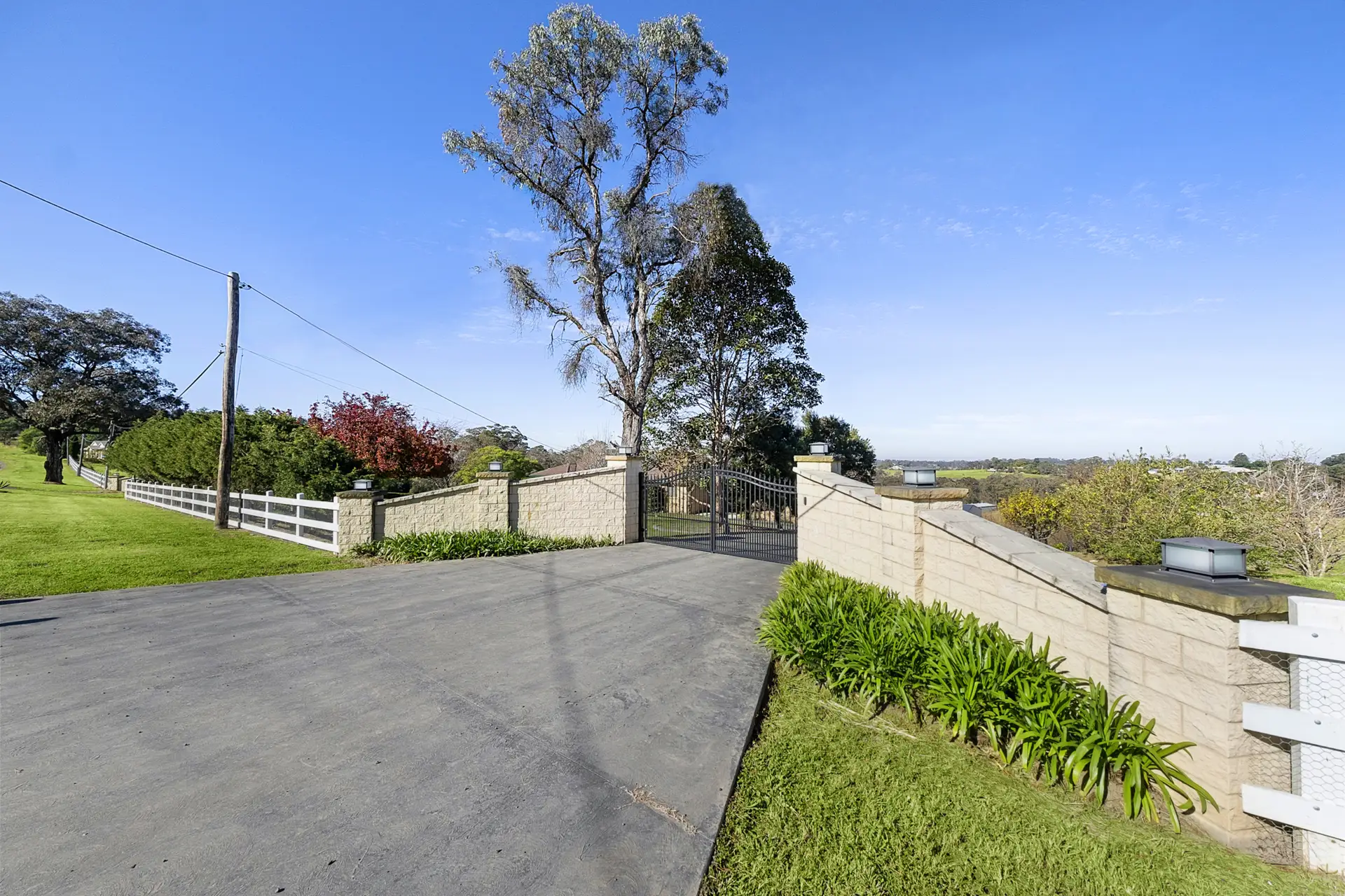 166 East Kurrajong Road, East Kurrajong Sold by Cutcliffe Properties - image 1