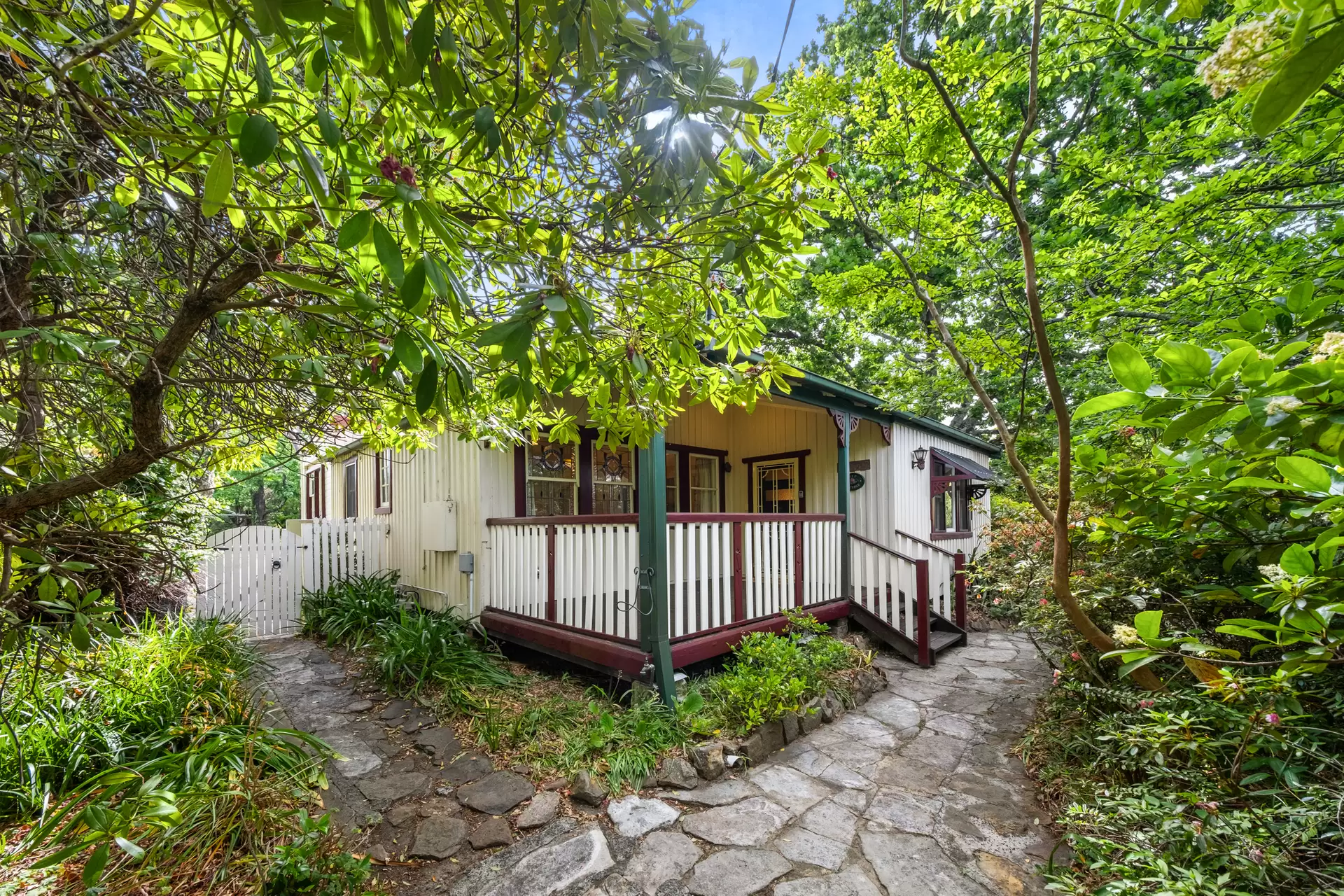 82 Railway Parade, Hazelbrook Sold by Cutcliffe Properties - image 1