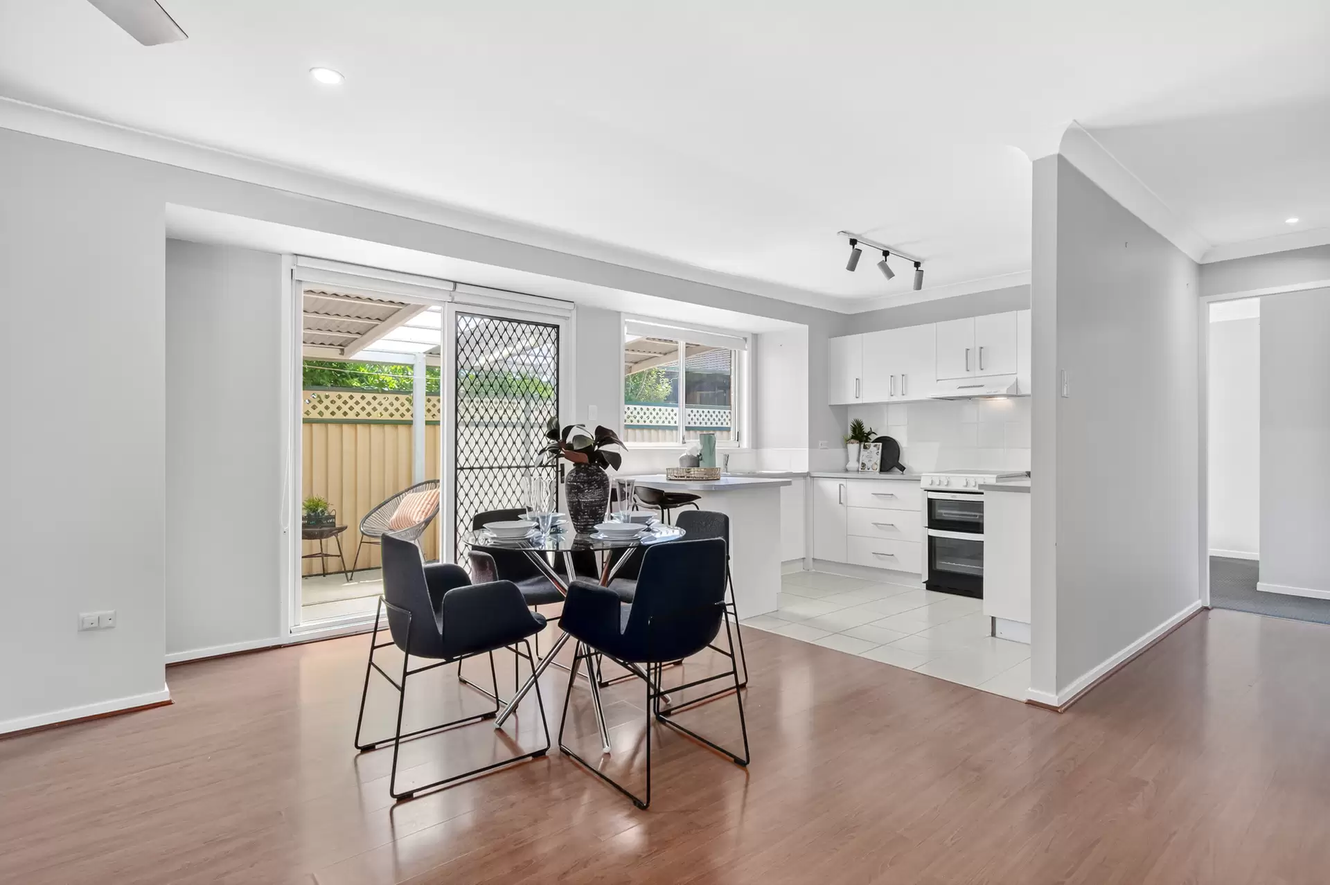 2/21 Collith Avenue, South Windsor Sold by Cutcliffe Properties - image 1