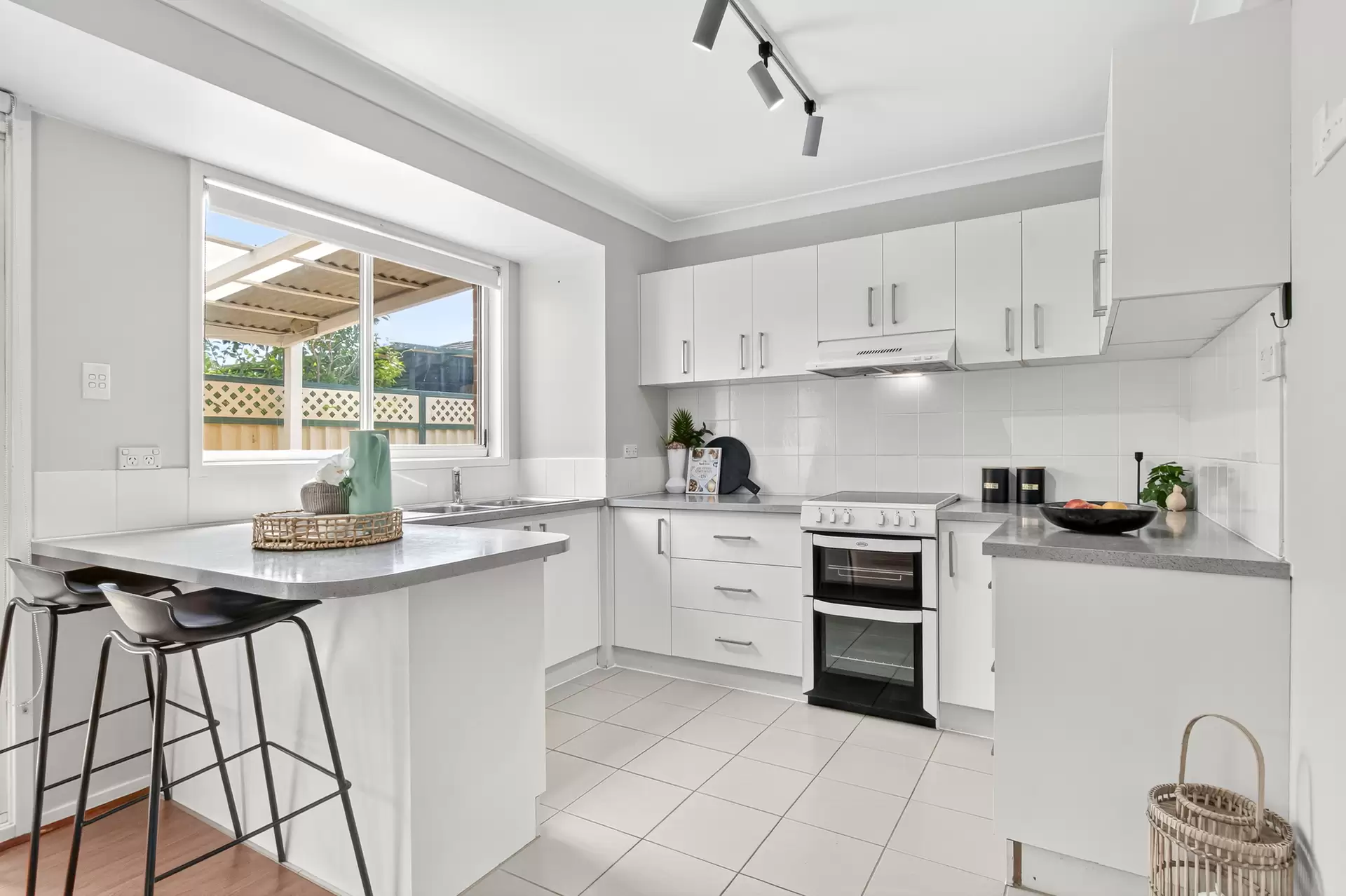 2/21 Collith Avenue, South Windsor Sold by Cutcliffe Properties - image 1