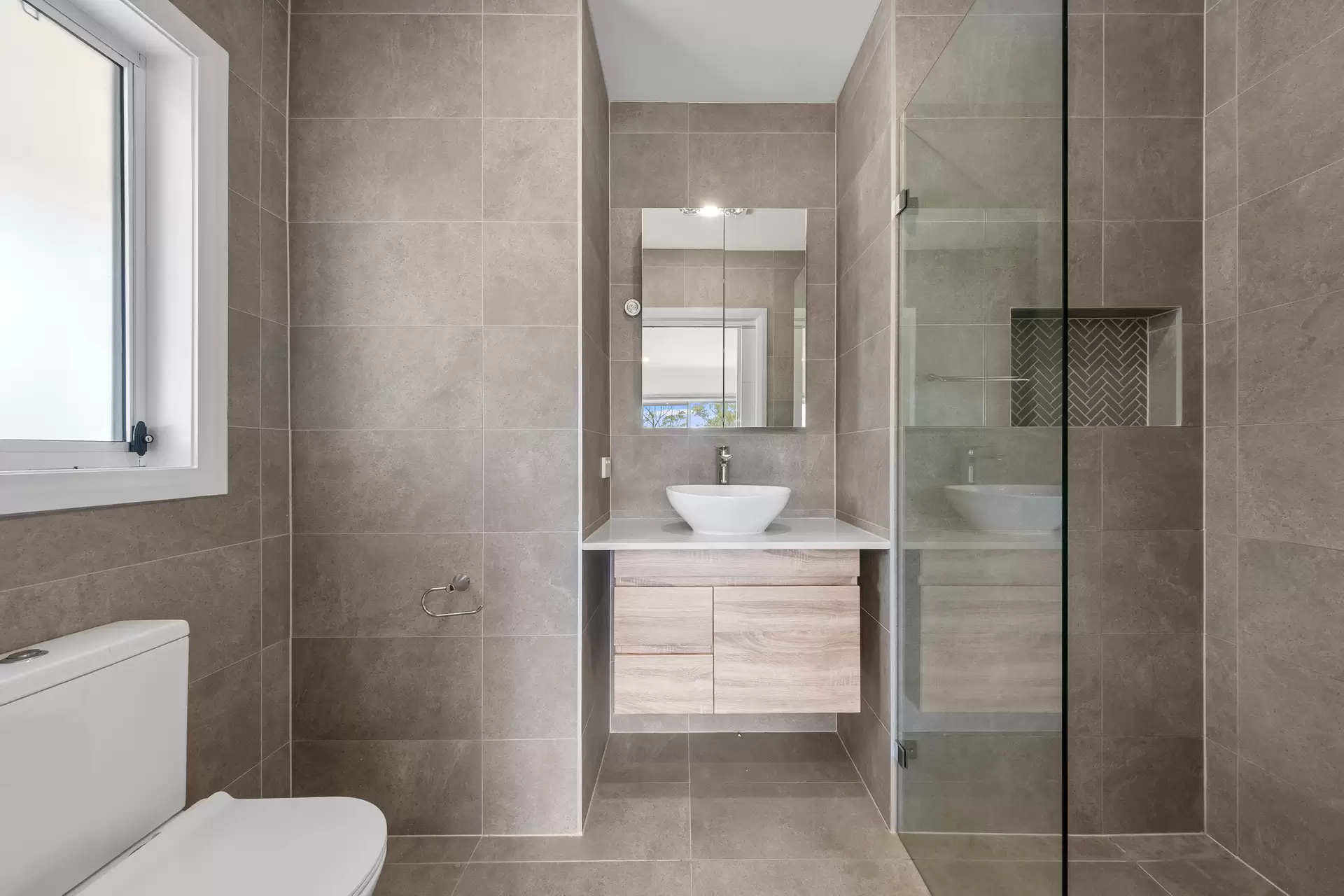 16 Carmichael Place, East Kurrajong Sold by Cutcliffe Properties - image 1