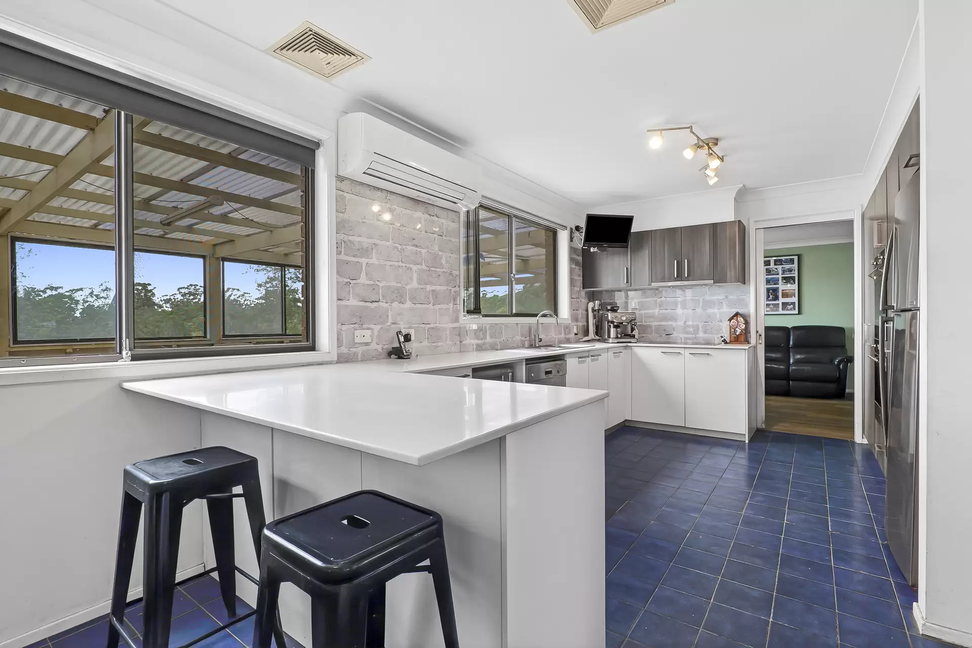 28 Tennyson Road, Tennyson Sold by Cutcliffe Properties - image 1